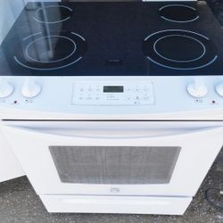 LIKE NEW CONDITION..  SLIDE IN MODEL 