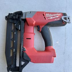 M18 FUEL 18-Volt Lithium-Ion Brushless Cordless 16-Gauge Straight Finish Nailer 
