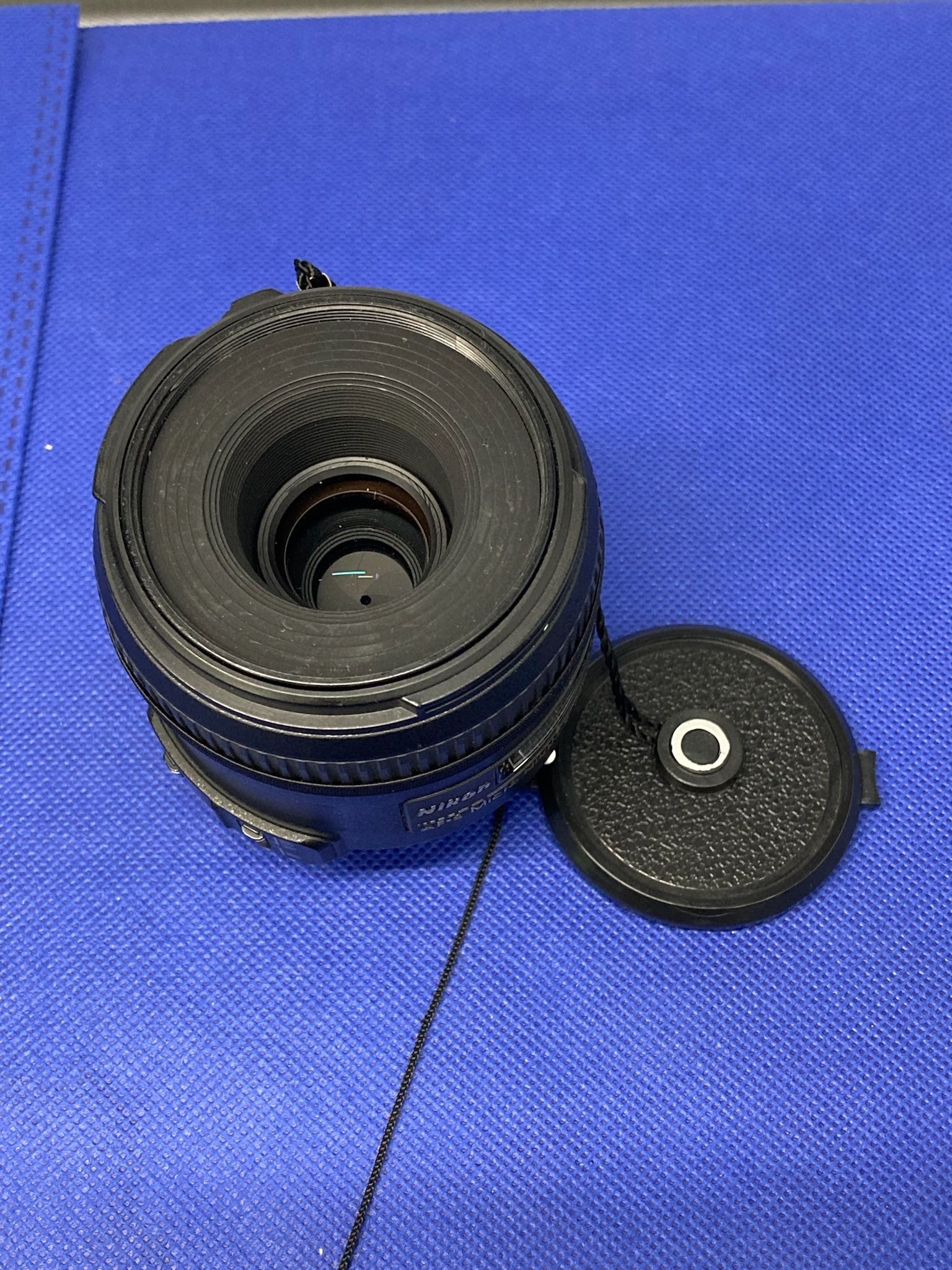 Nikon AF-S DX Micro-NIKKOR 40mm f/2.8G Close-up Lens