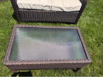 Coffee table with tempered glass
