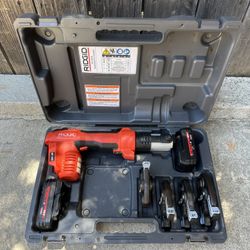 Ridgid RP 200-B Compact Press Tool Kit 1/2" to 1-1/4" Jaws & 2 Batteries