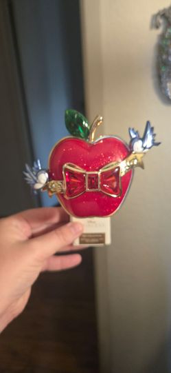 Snow White Bathand body works wall plug in