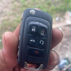  estamos aquí si necesita una llave, copias, llaves perdidas eh incluso su llave se quedo la llave en el switch..
Contáctenos. 469 512 100