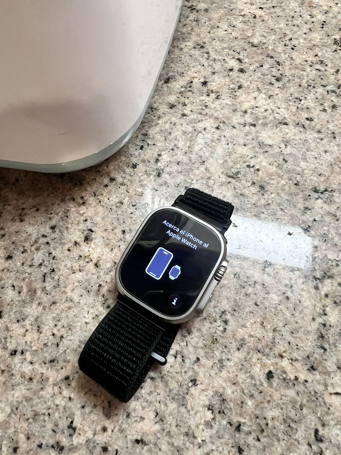 Apple Watch Ultra 2 GPS + Cellular, 49mm Titanium Case