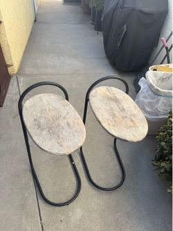 Set of 2 beautiful side tables