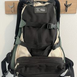 O’Neill Brand Snowboard Backpack Green white and black With Thick Waist Strap