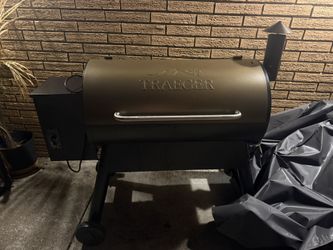 TRAEGOR pro 34 series with TRAEGOR Grill Cover