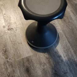 Hokki Vs America Stool 