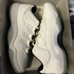 Nike air Jordan legend blue 11s low size 12