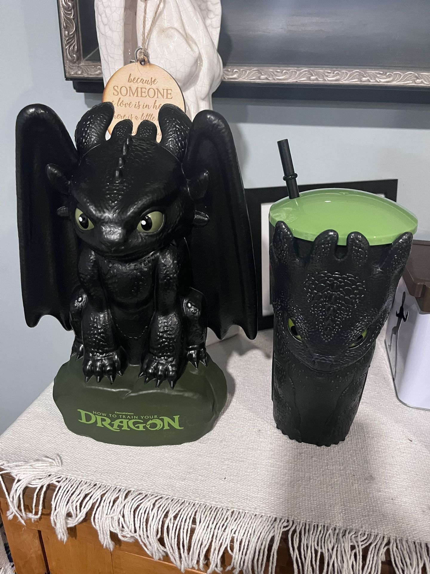 Toothless How to train your dragon movie Merch