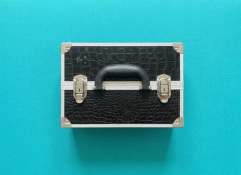 Caboodles. Black Crocodile Pattern Makeup Train Case. Size: 11.5" X 8" X 9". Good Condition.