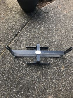 Dual battery shackle