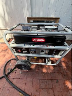 Oregon 7000/5500-Watt Portable Generator