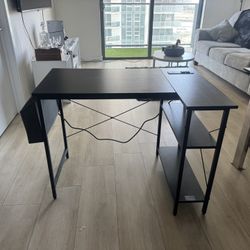 COMPUTER DESK