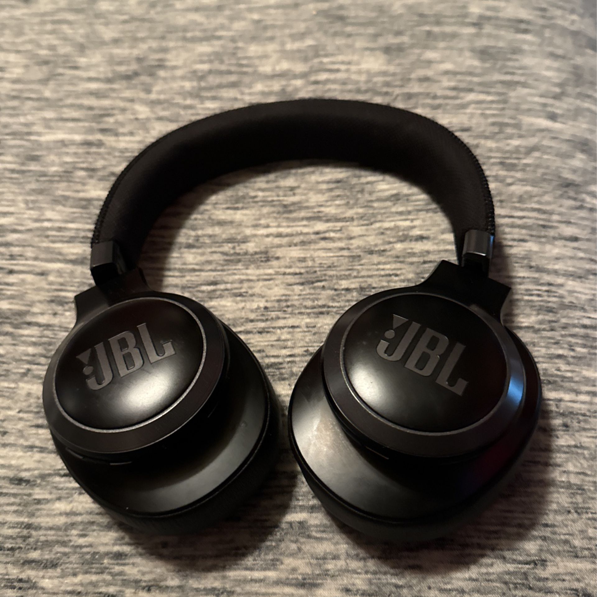 JBL-LIVE660NC Headphones