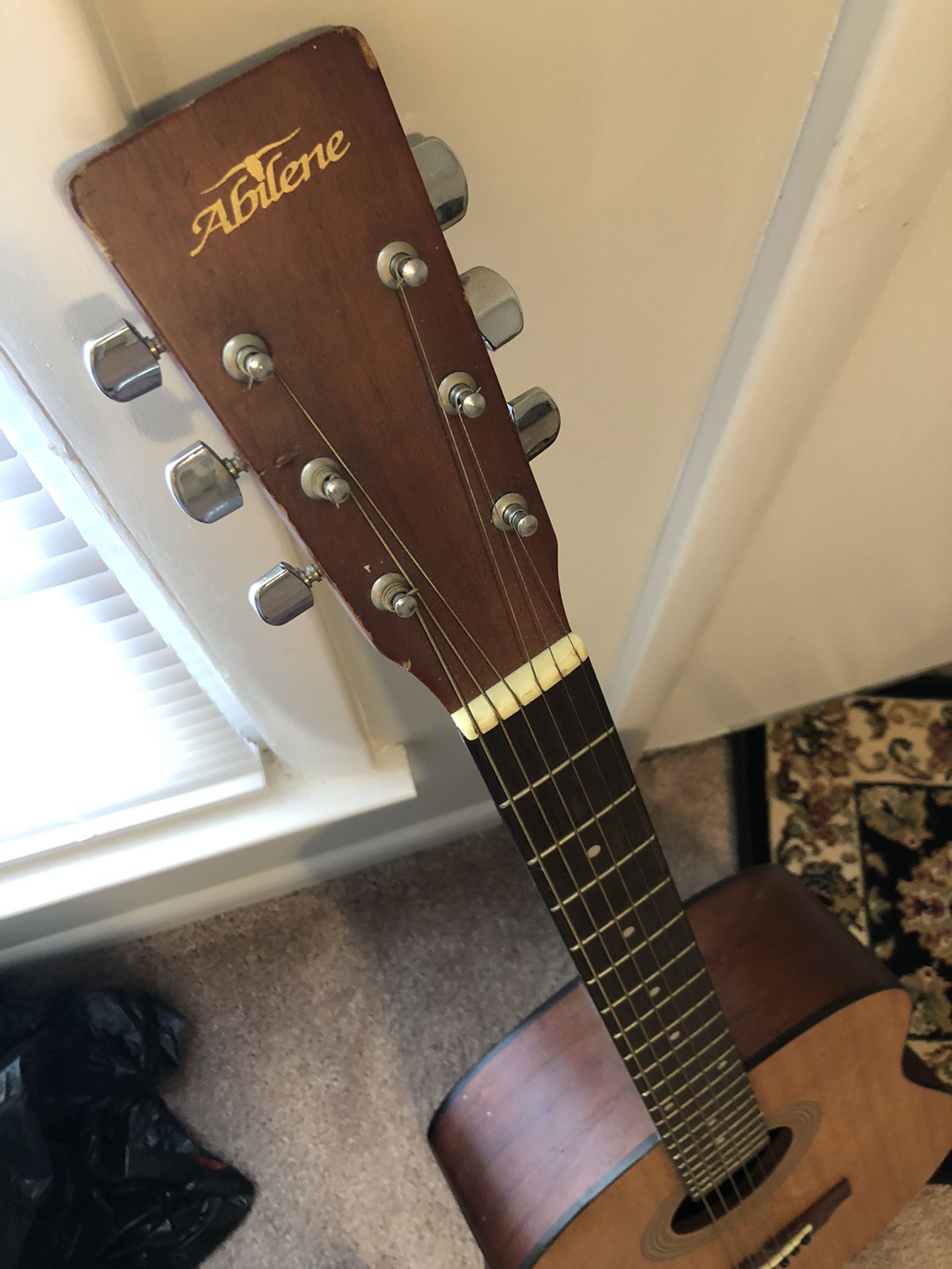 Acoustic Guitar (Abilene AW-15)