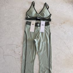 Alo Bra And Leggings Set 