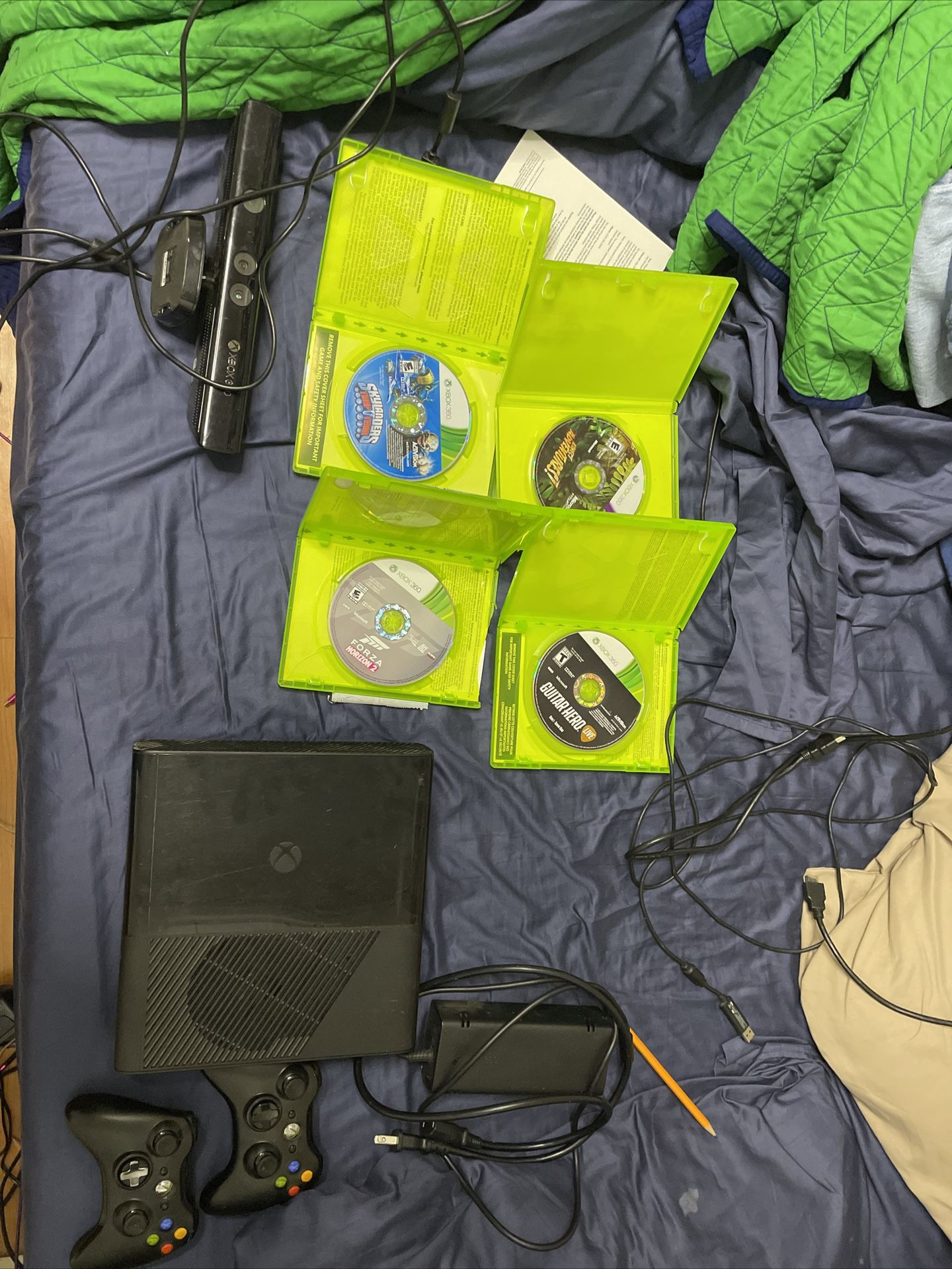 Xbox 360 Lot 2 Controllers Kinect 4 Games And All Cords