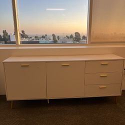 White Cabinet (Dresser/Entertainment Center)