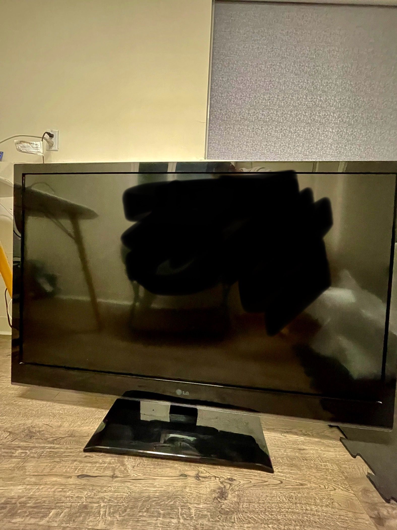 LG 47” 1080p LED LCD tv