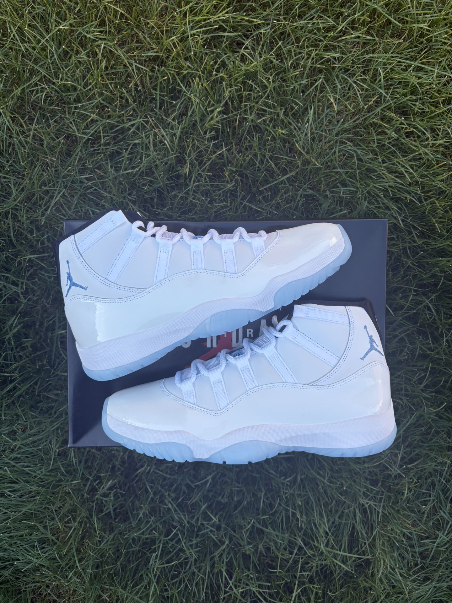 Jordan 11 Retro Legend Blue