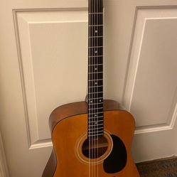 ACOUSTIC GUITAR