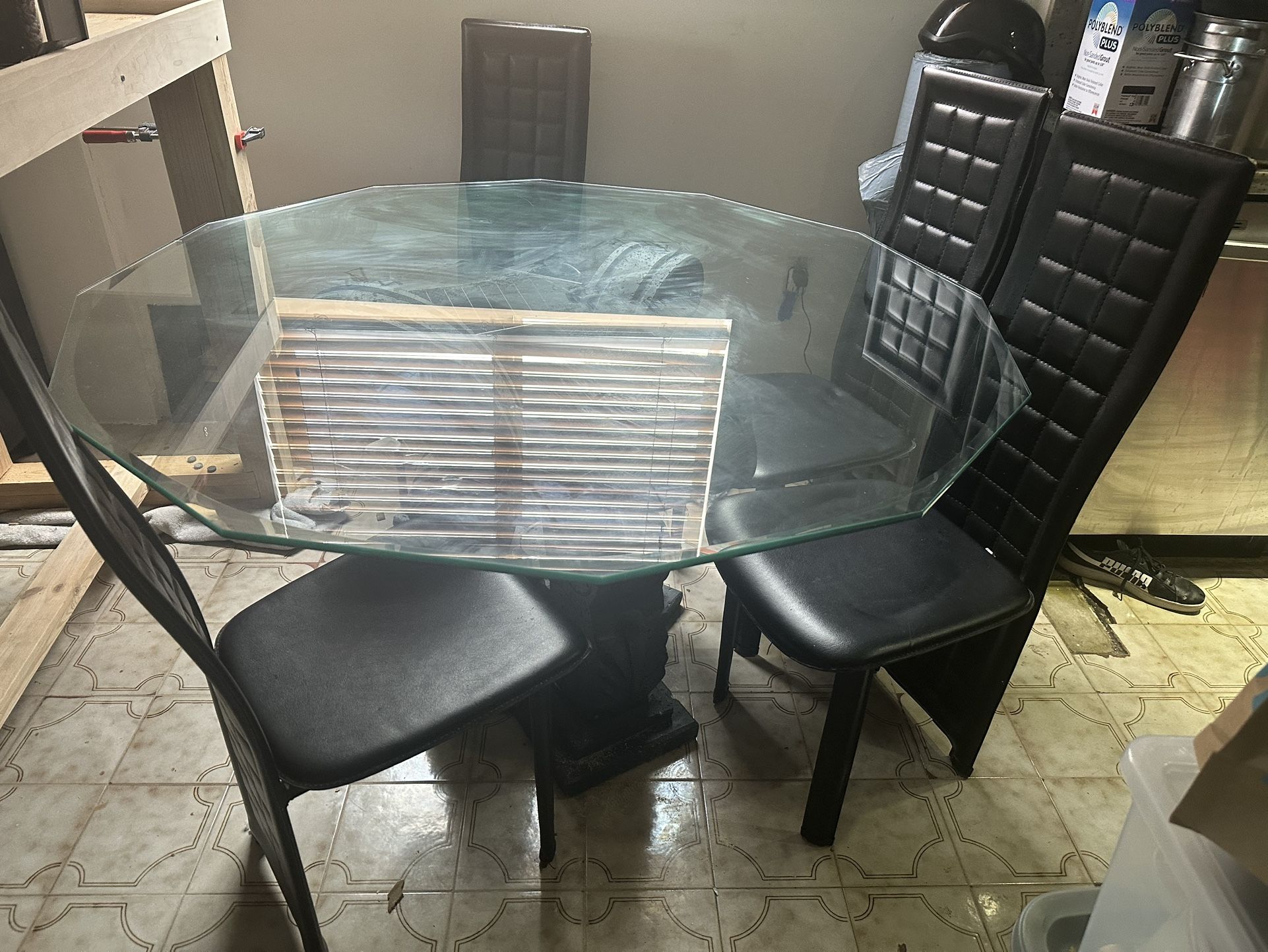 dinning room table with 4 chairs