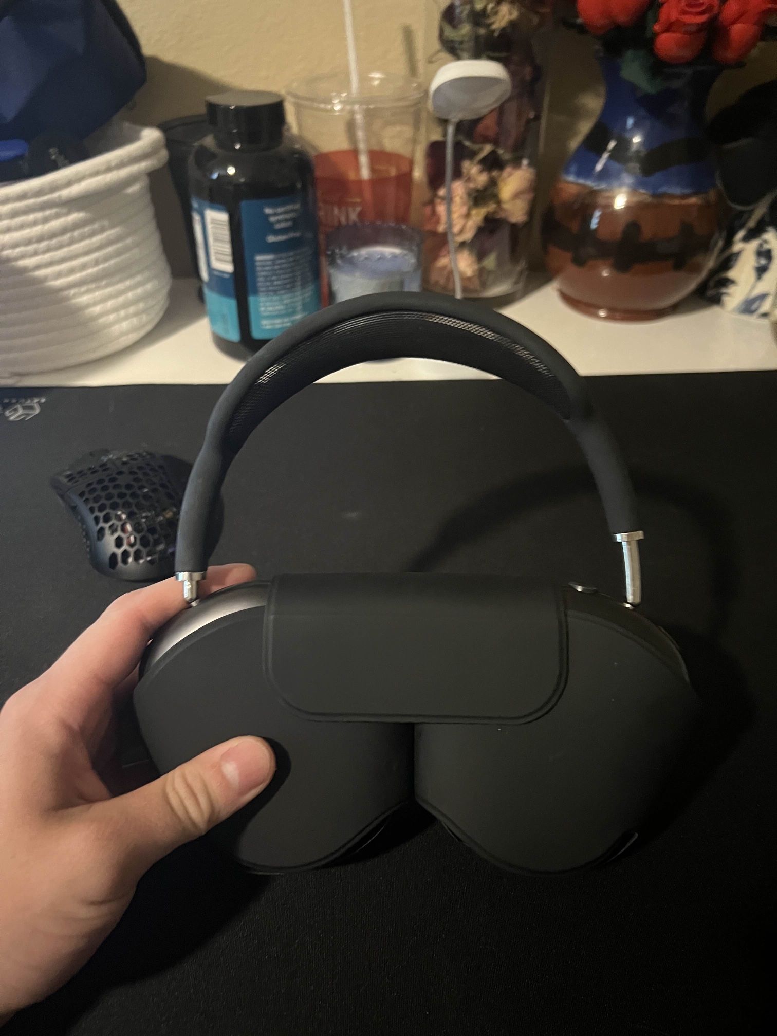 Apple AirPods Max (Lightly used)