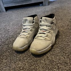 Jordan 11 Platinum Tints
