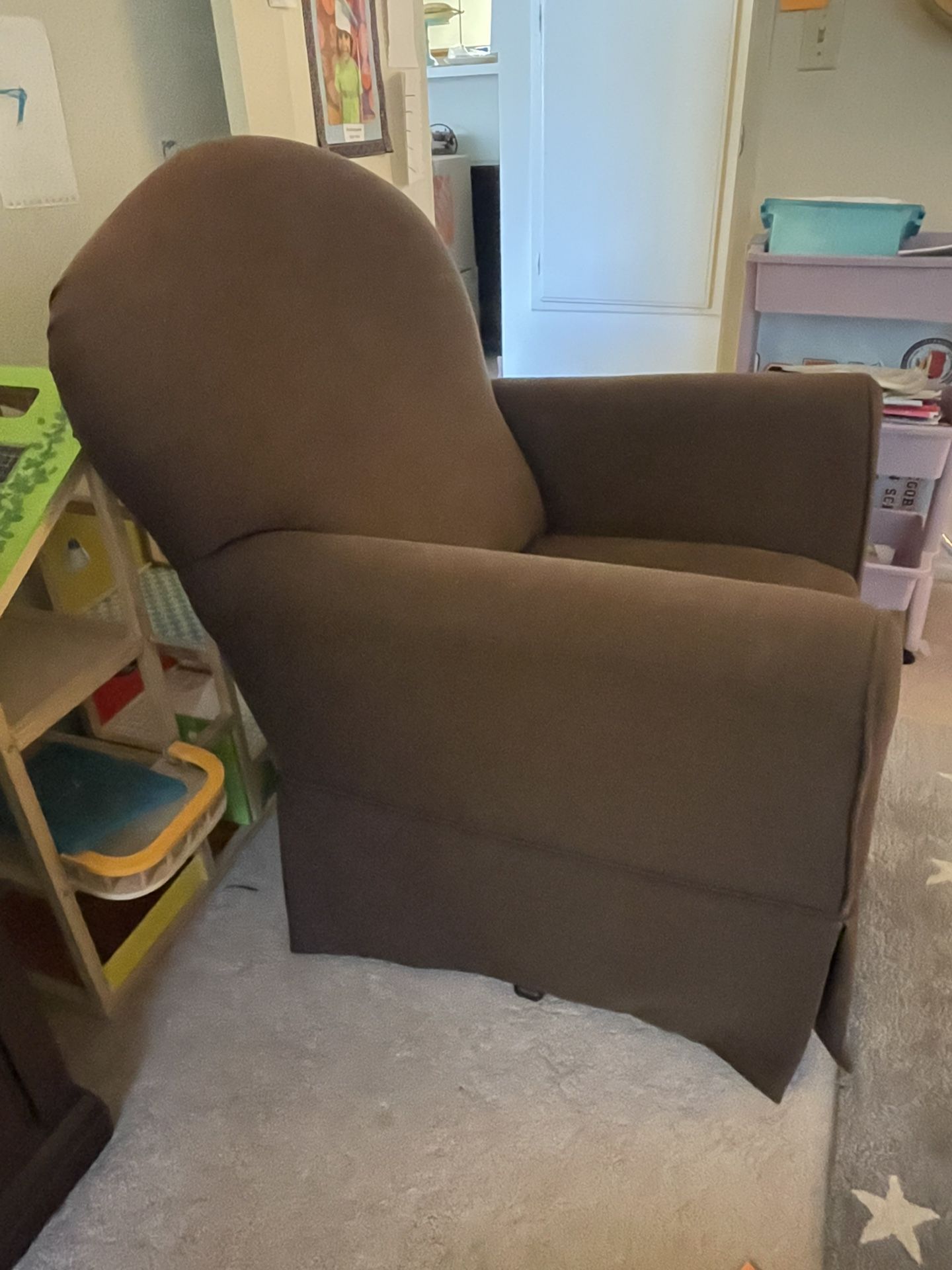 Rocking Chair: Brown