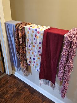 SCARVES
