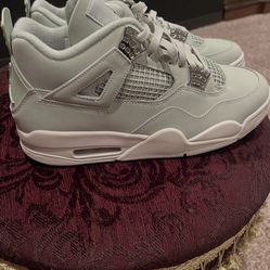 Jordan 4 new 11.5 women 10 men