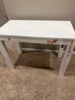 White Wood Desk with Drawer