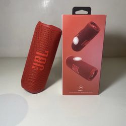Red JBL Flip 6 Portable bluetooth speaker (NEGOTABLE SEND OFFER)