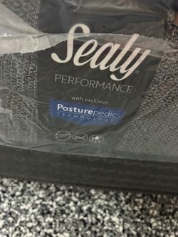 Sealy Performance Posturepedic Mattress Queen