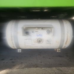 Propane Tank 40-50g.