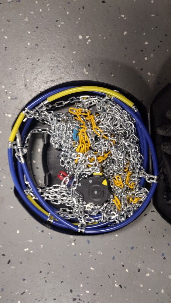 New Snow Tec Tire Chain Kit