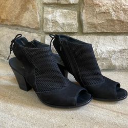 Paul green open toed heels black size 9