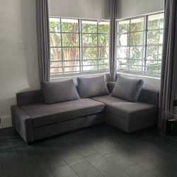 Free pull-out sofa bed