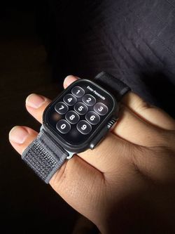 Apple Watch Ultra 2 black titanium