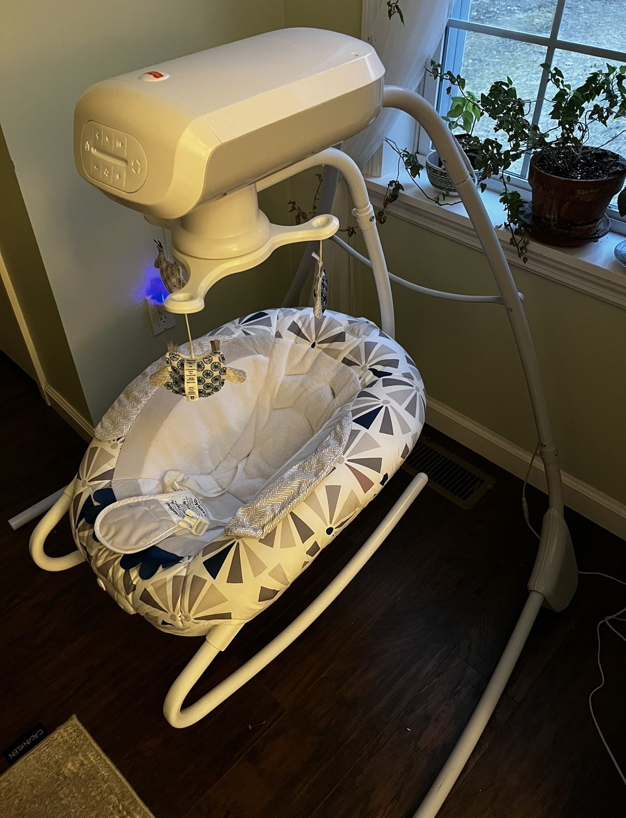 Fisher Price® Owl 2-in-1 Smart Connected Deluxe Cradle 'N Swing