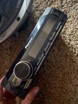 Pioneer radio 10 in kicker subwoofer￼