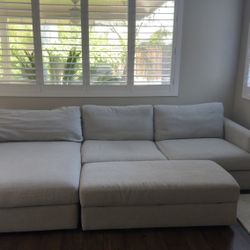 Bassett Furniture Modern gray sectional sofa couch with chaise And Storage Ottoman