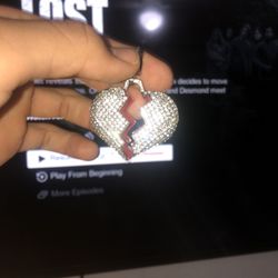 Heartbreaking Pendant 