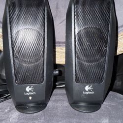Logitech S120 Stereo Computer Speakers – Desktop PC / Laptop Speakers