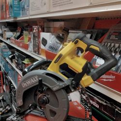 DEWALT 60V MAX BRUSHLESS FLEX VOLT  7 - 1/4"/PULG/ PO (184 mm) WORM DRIVE STYLE SAW  KIT WITH BRAKE (TOOL ONLY)