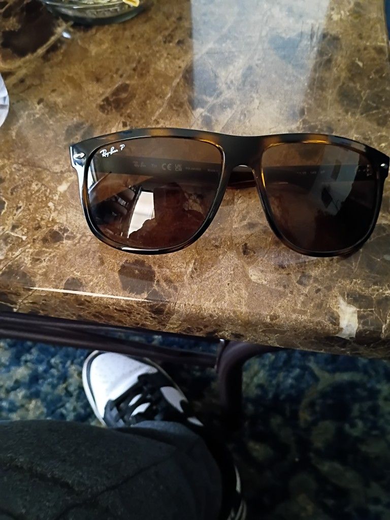 Mens Raybans Shades