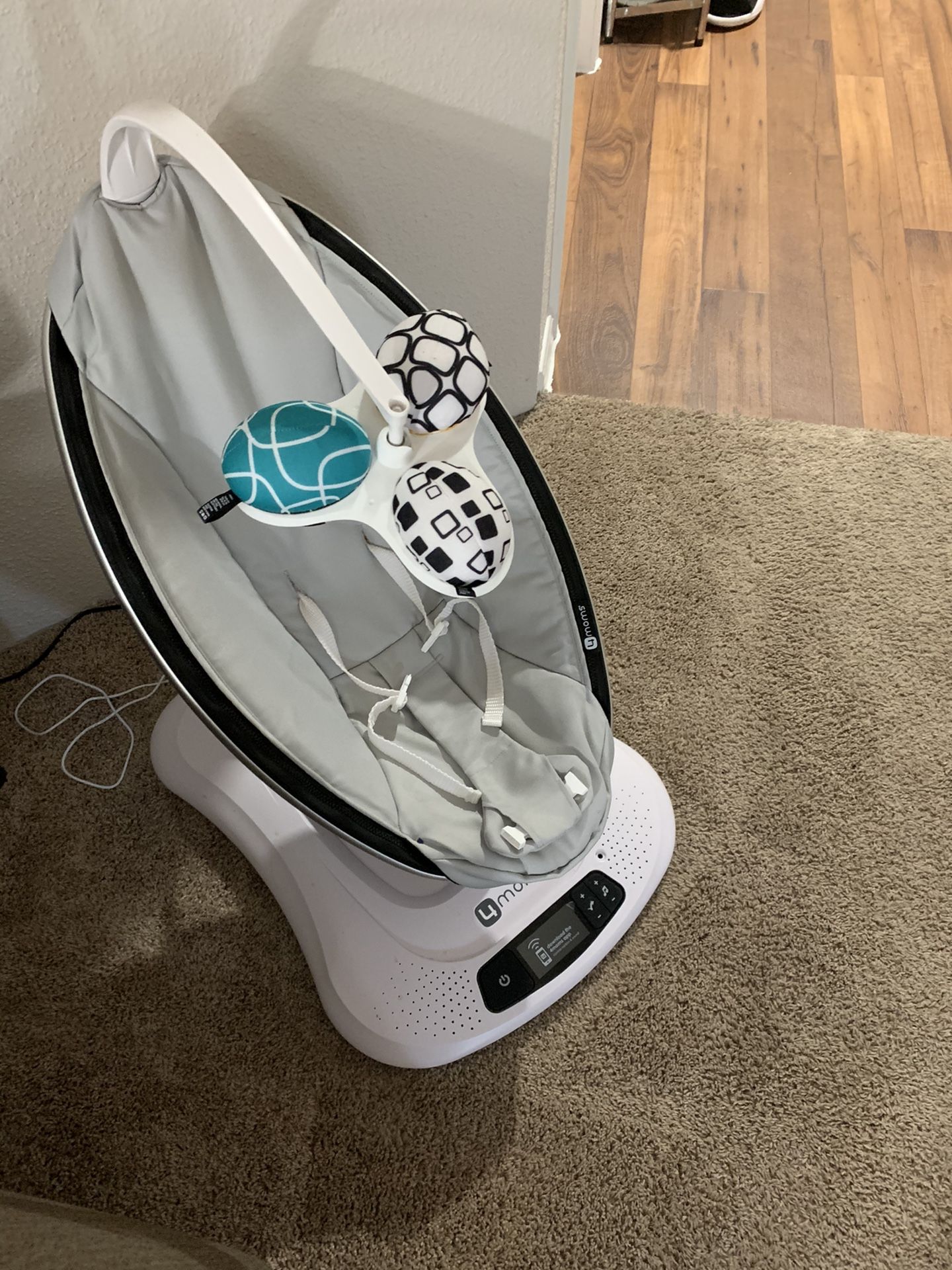 mamaroo baby swing