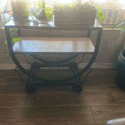 Wine & Wine Glass Table