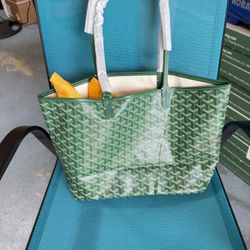 Woman’s Large Tote Bag Brand New